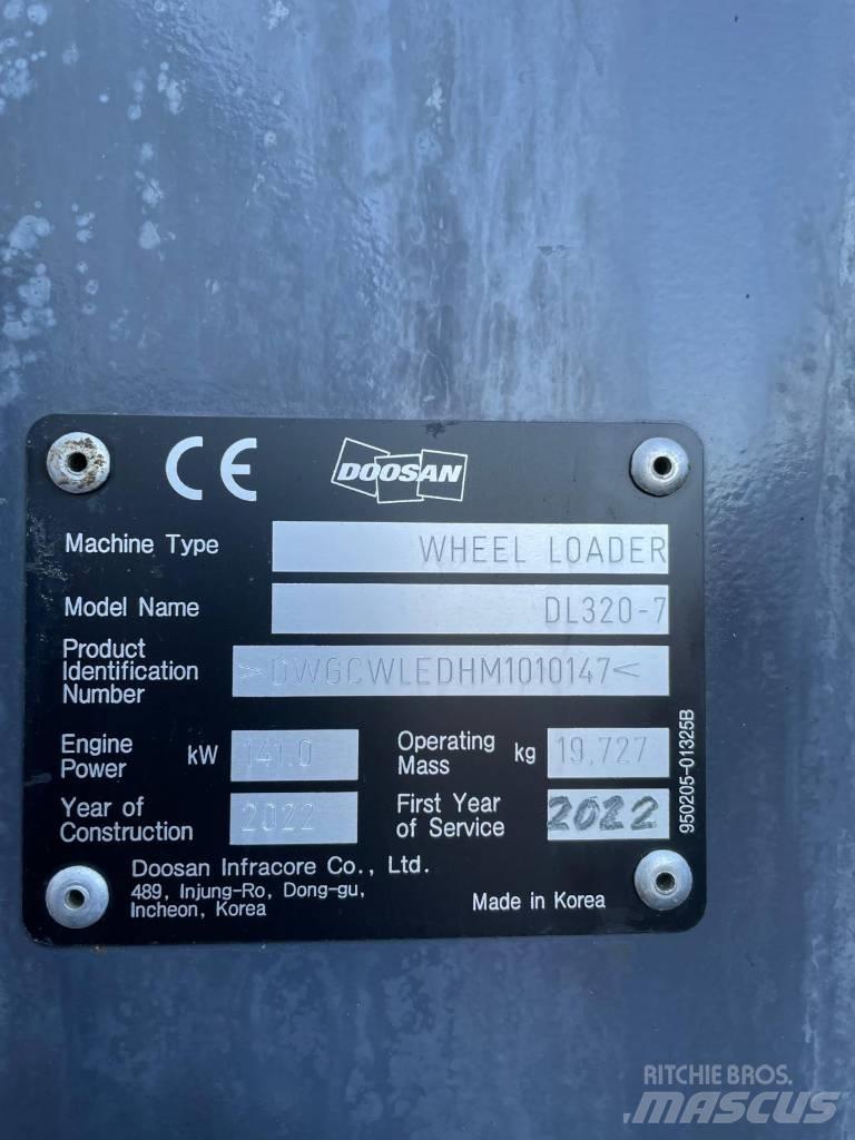 Doosan DL 320-7 Chargeuse sur pneus
