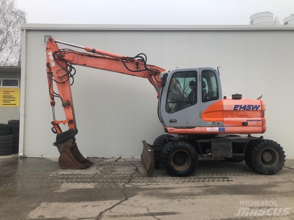Fiat-Kobelco E 145 W Pelle sur pneus