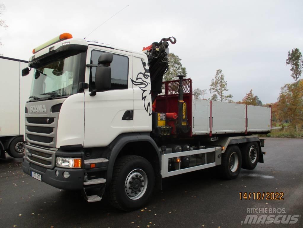 Scania G490cb6x4*4 Camion plateau ridelle avec grue
