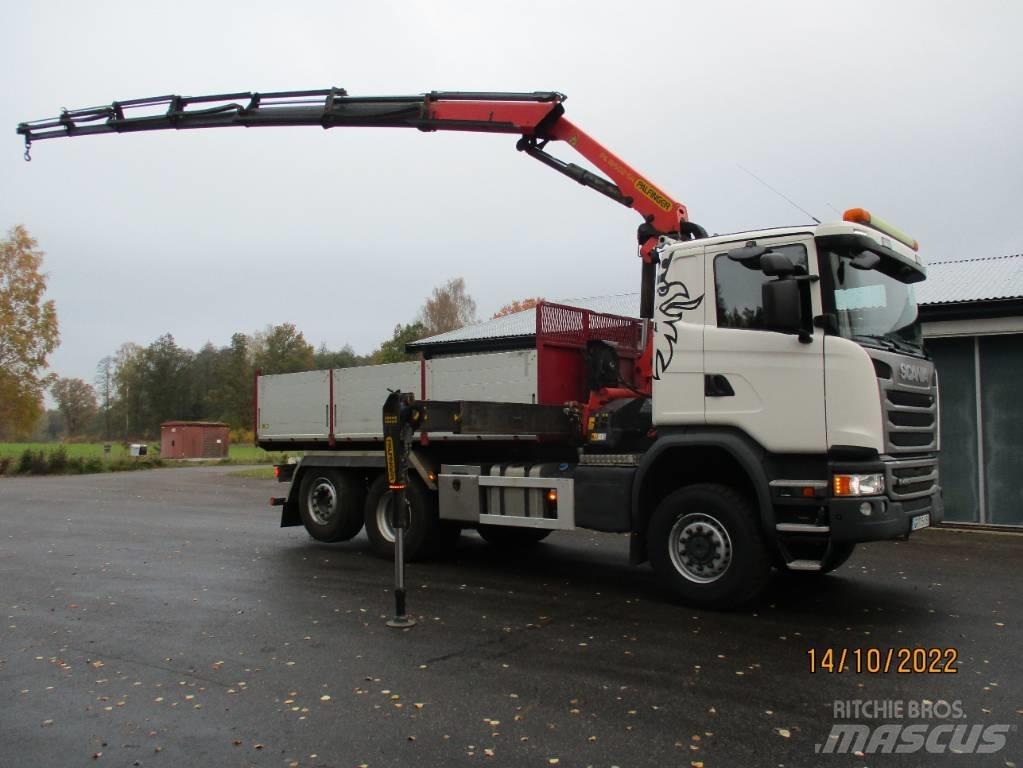 Scania G490cb6x4*4 Camion plateau ridelle avec grue
