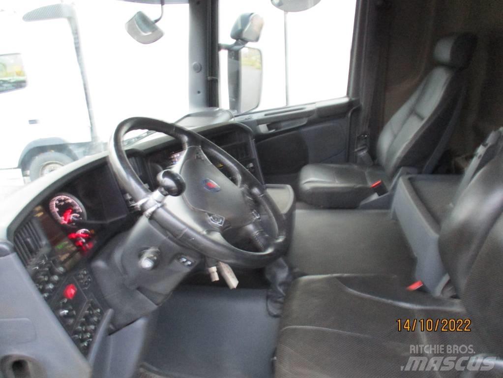 Scania G490cb6x4*4 Camion plateau ridelle avec grue