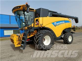 New Holland CX 8.85 Moissonneuse batteuse