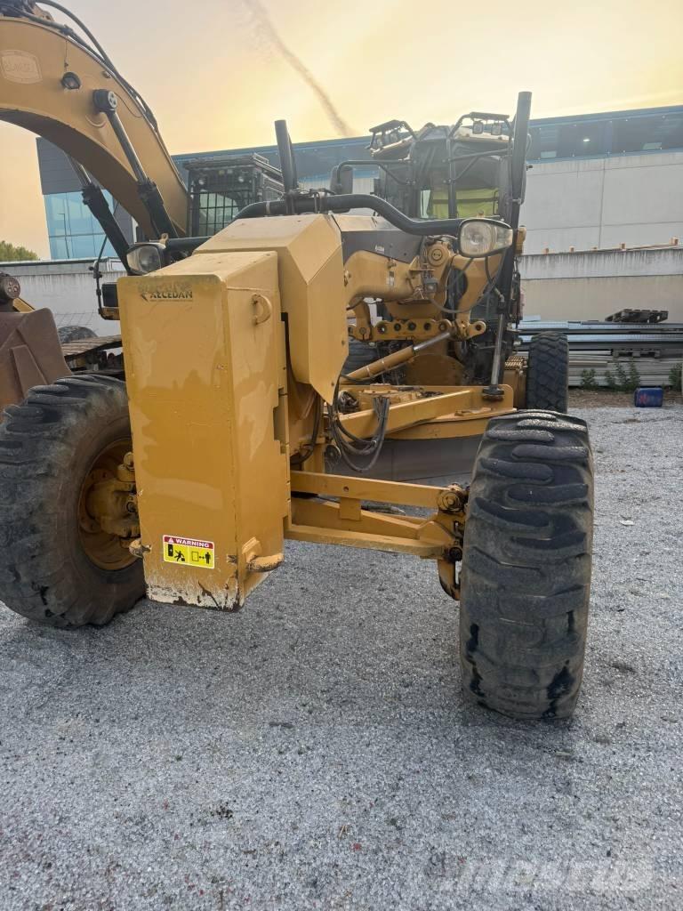 CAT 140 M Niveleuse