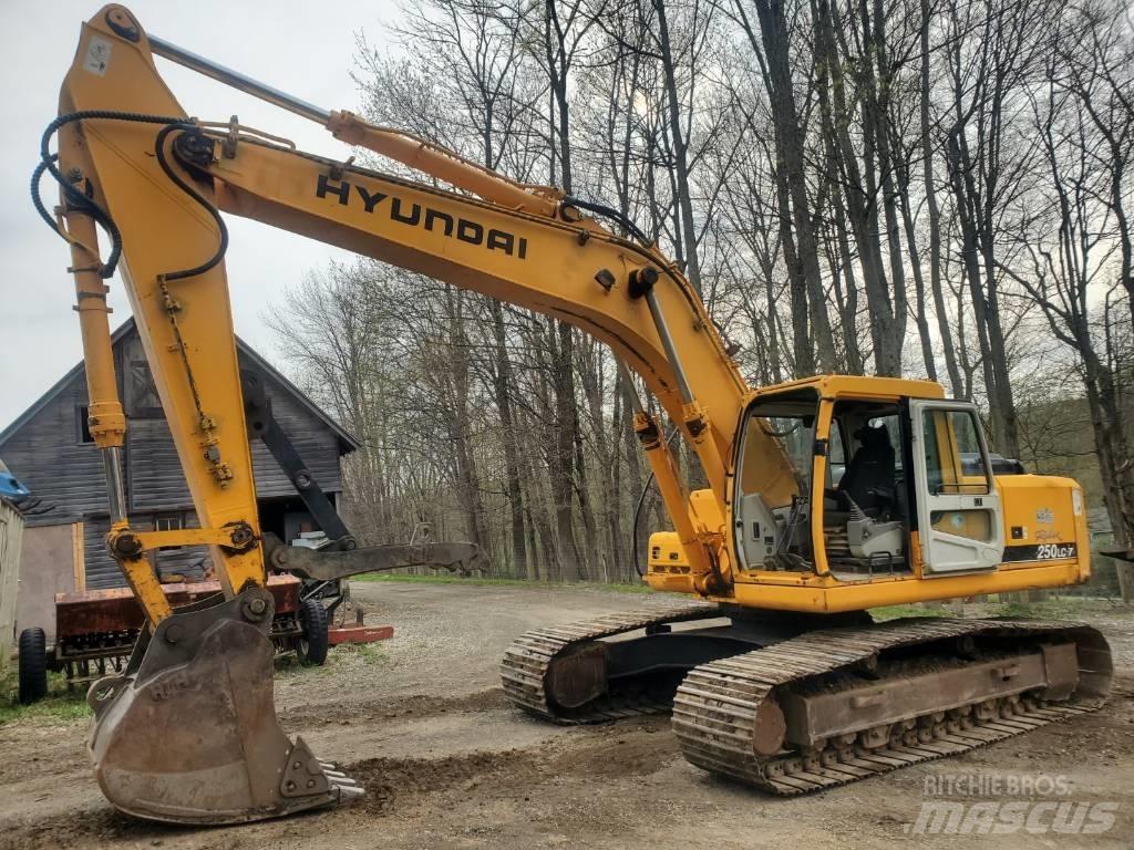 Hyundai R250LC-7 Pelle sur chenilles