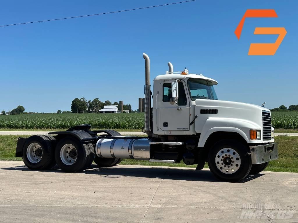 Mack CH 613 Tracteur routier