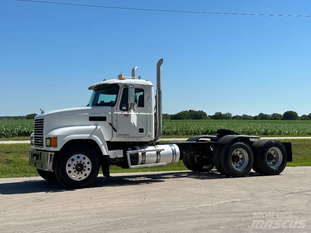 Mack CH 613 Tracteur routier