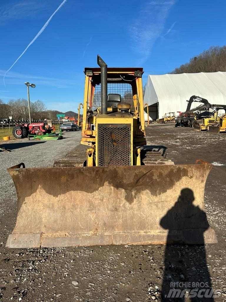 CAT D5C Bouteurs sur chenilles