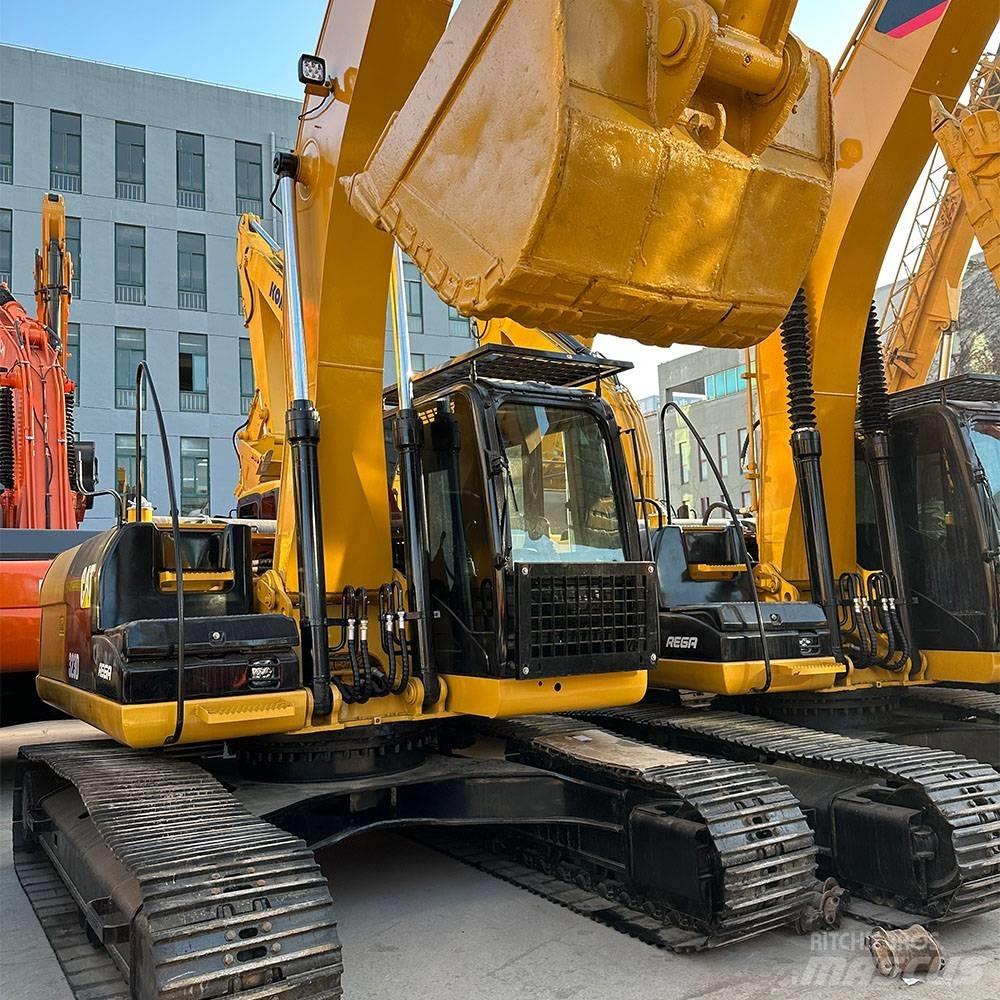 CAT 323 D Pelle sur chenilles