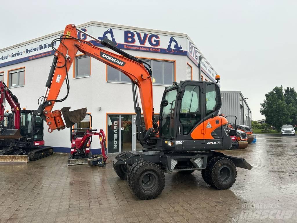 Doosan DX 57 W-5 Pelle sur pneus