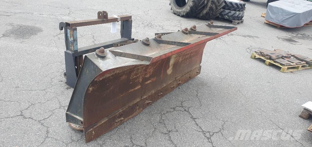Vreten K2400 Chasse neige