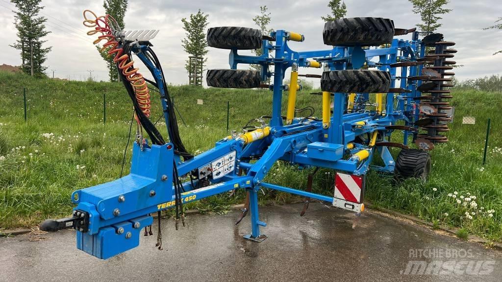 Farmet Terrix 450 PS Charrue à dents