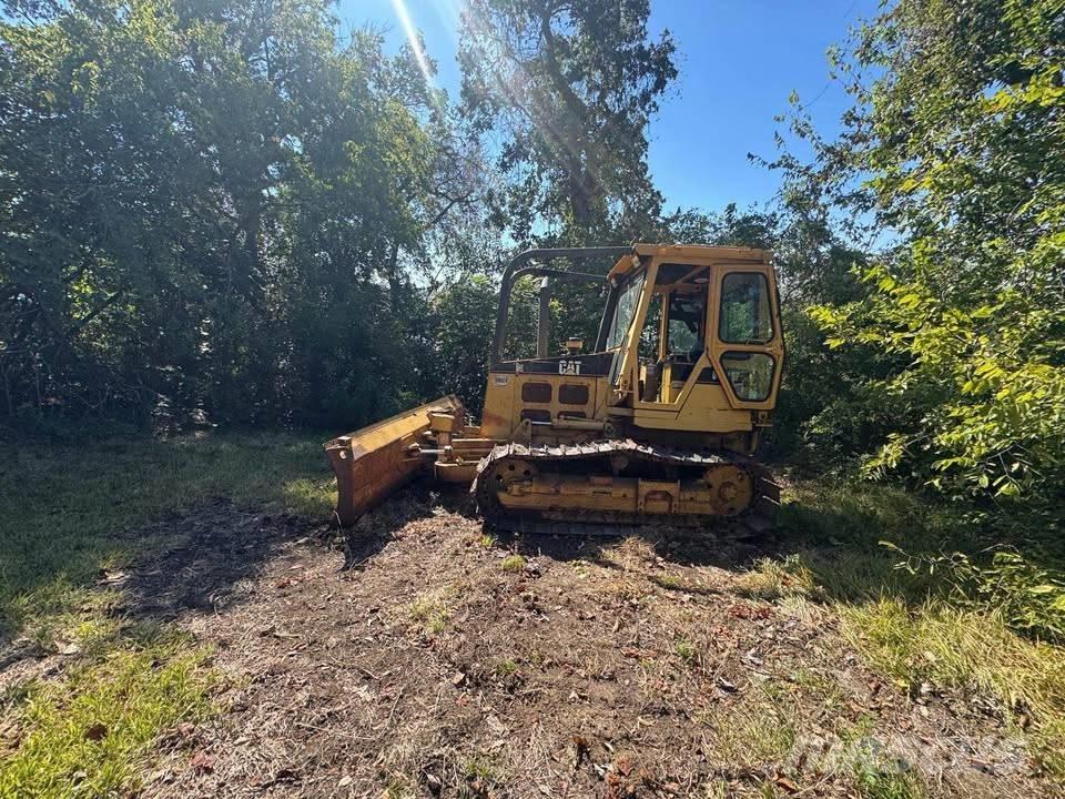 CAT D4C Bouteurs sur chenilles