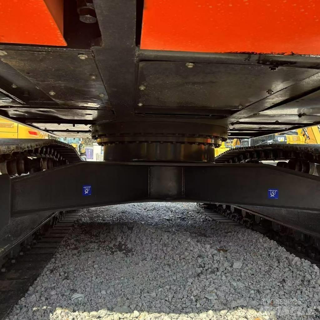 Doosan 225LC-9c Pelle sur chenilles