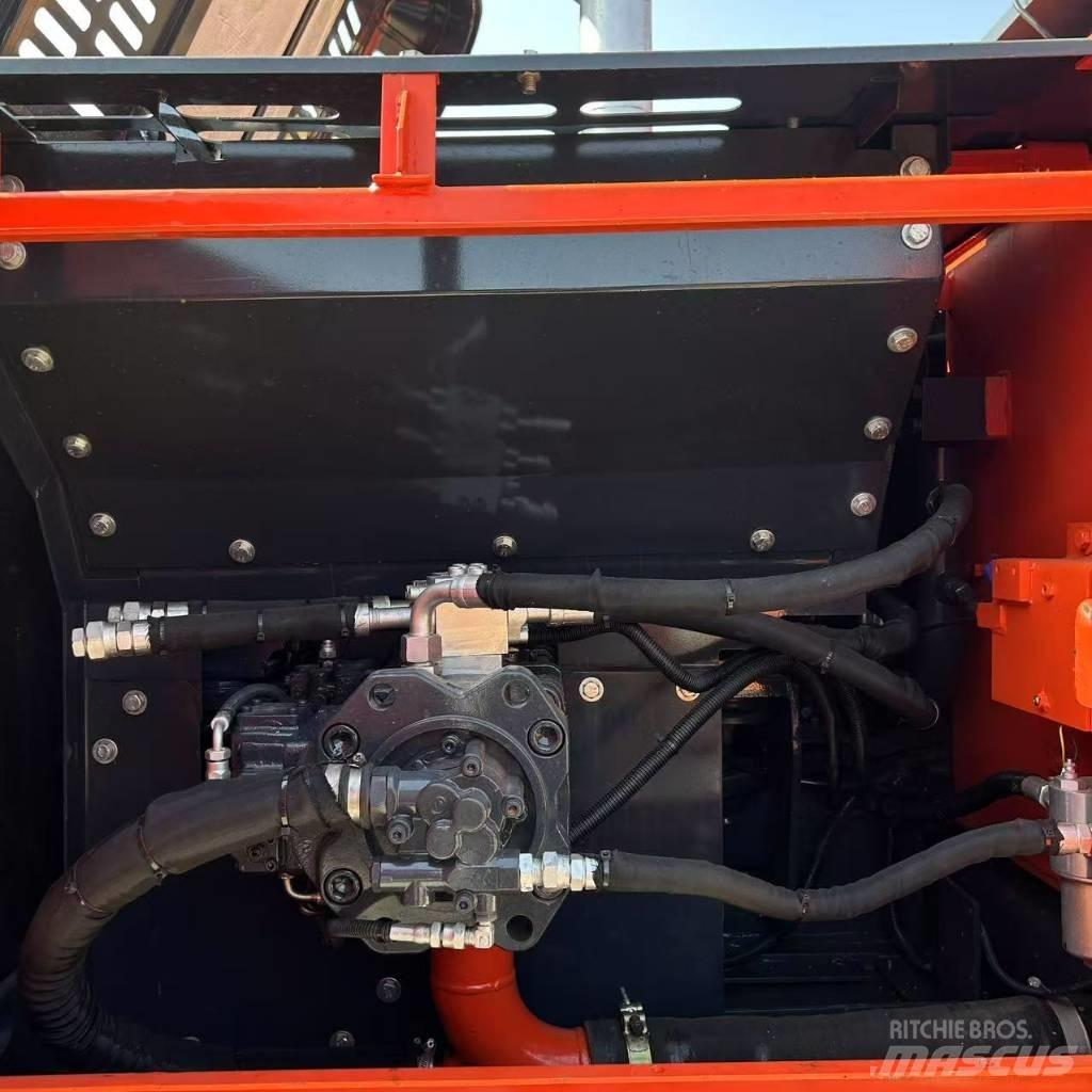 Doosan 225LC-9c Pelle sur chenilles