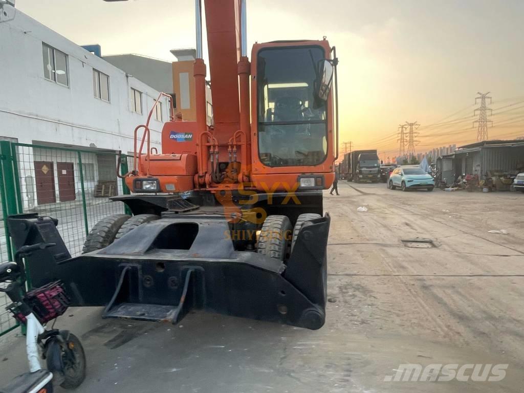 Doosan DH210W-7 Pelle sur pneus