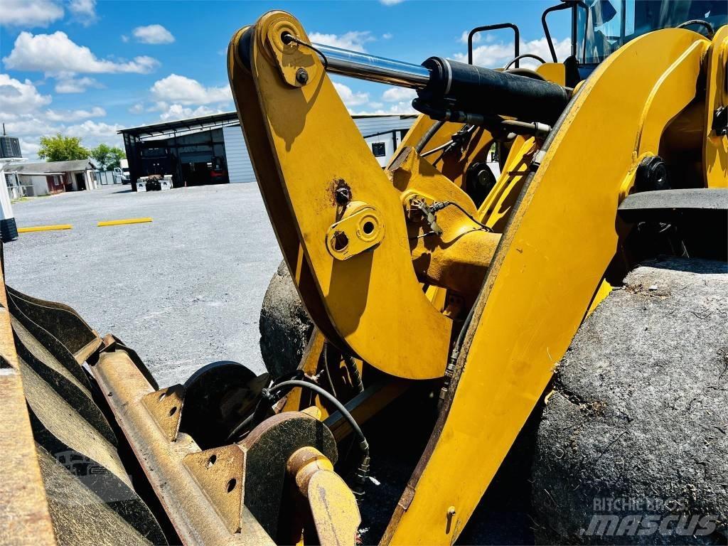 CAT 938 M Chargeuse sur pneus