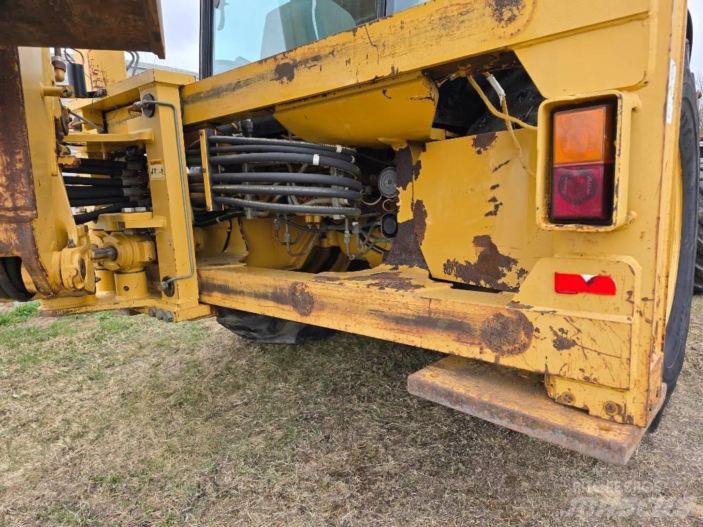 CAT 428 D Tractopelle