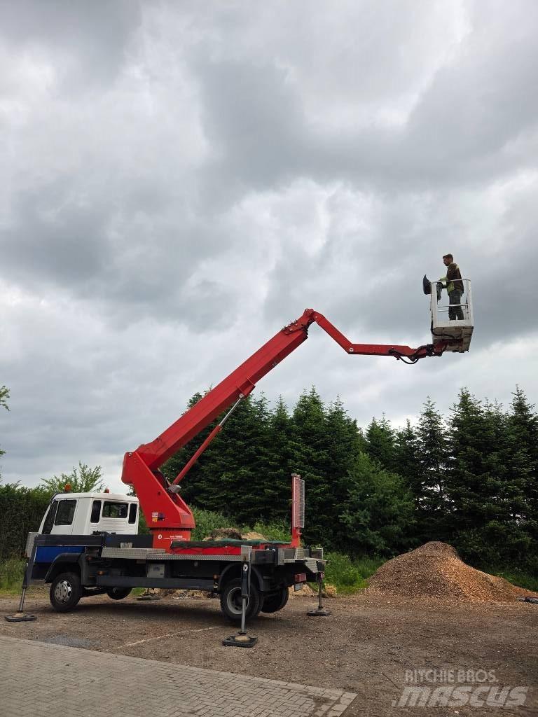 MAN LE 8.140 Camion nacelle