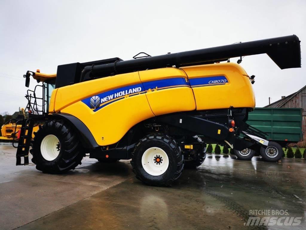 New Holland CX 8070 Moissonneuse batteuse
