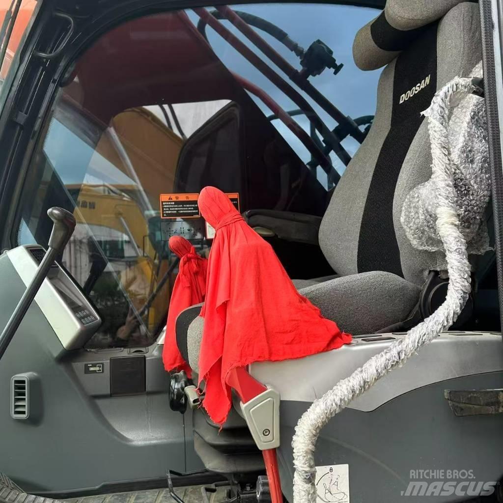 Doosan 225LC-9 Pelle sur chenilles