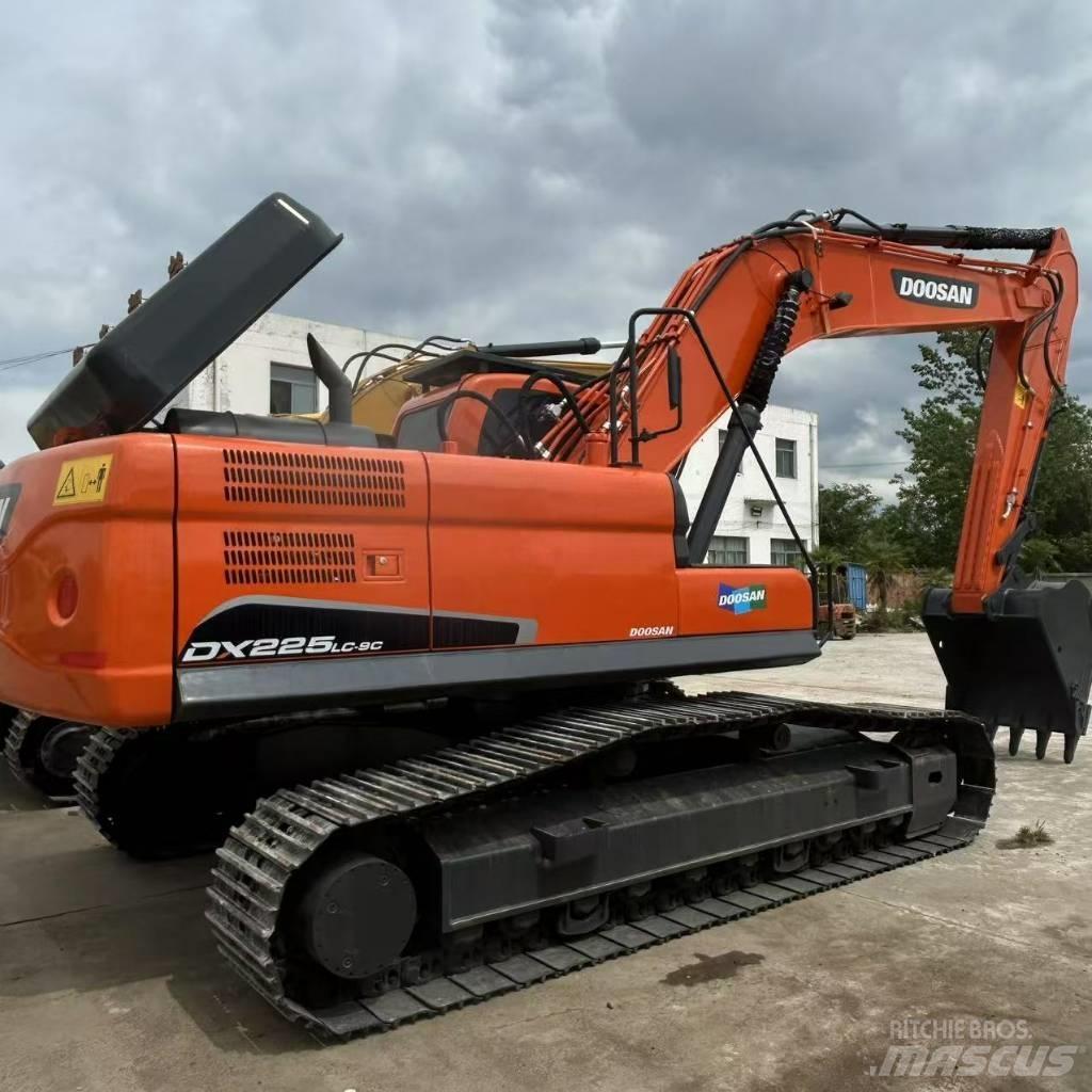 Doosan 225LC-9 Pelle sur chenilles