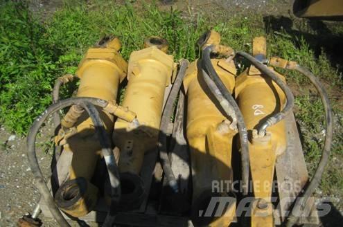 CAT D8R II Bouteurs sur chenilles