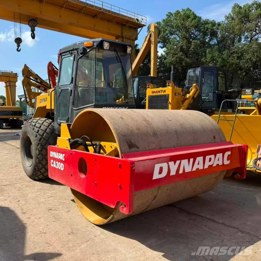 Dynapac CA 30 D Rouleaux monocylindre