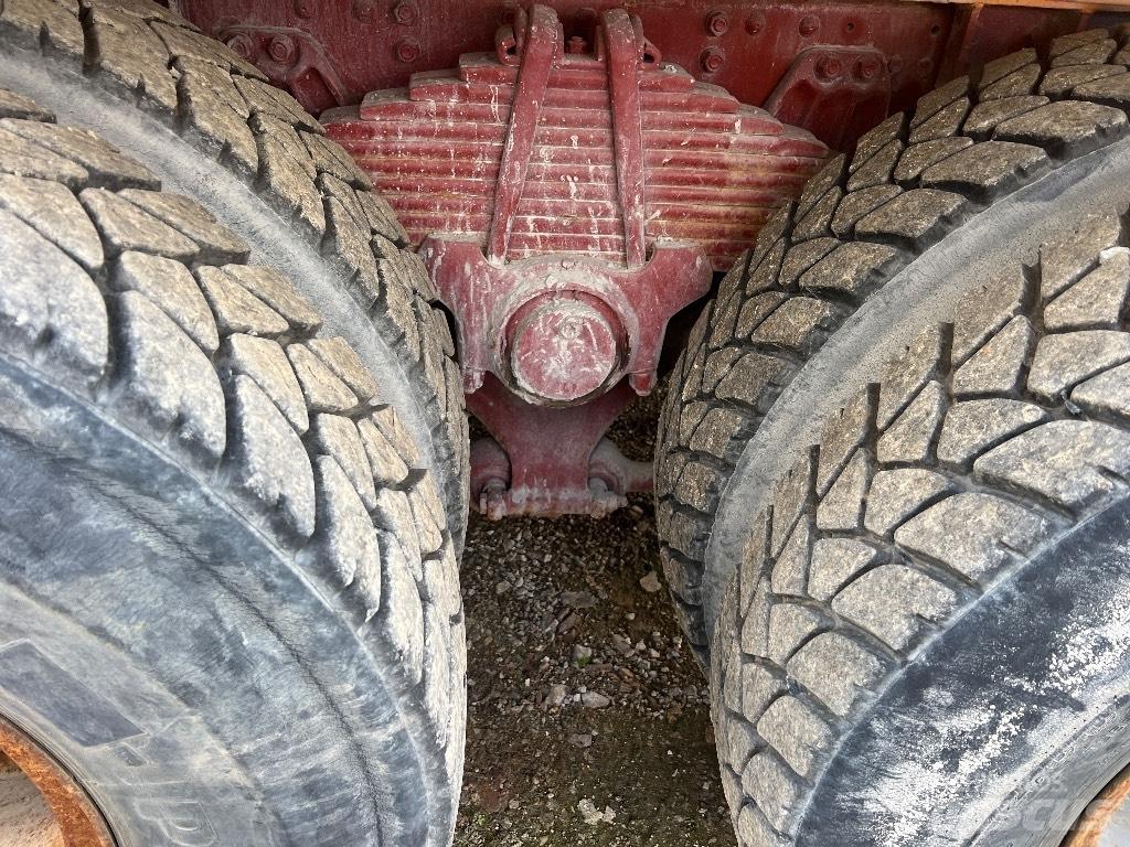 Iveco 330-36 H Camion benne