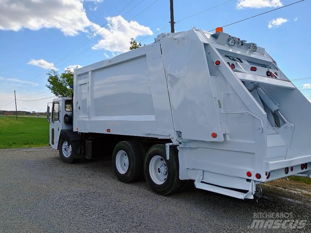  Crane Carrier LE Camion poubelle