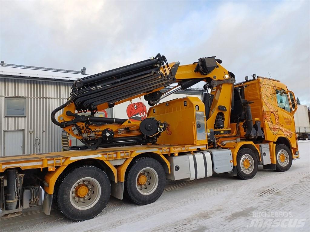 Volvo FH 540 Camion plateau ridelle avec grue