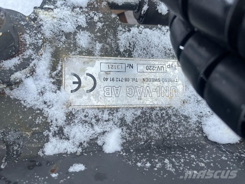 Uni-väg UV-220 Dameuse