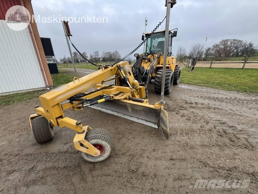 AP Twister lll 2600 Niveleuse