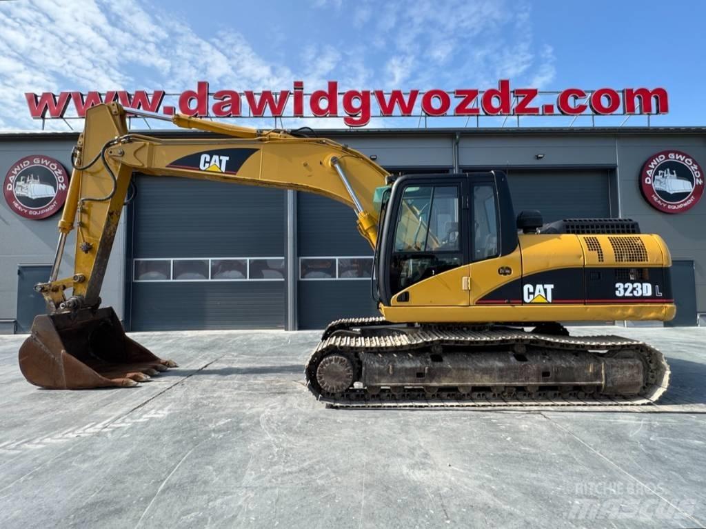 CAT 323 D L Pelle sur chenilles