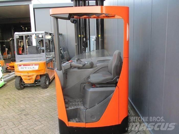 BT RRE 160 Chariot à mât rétractable