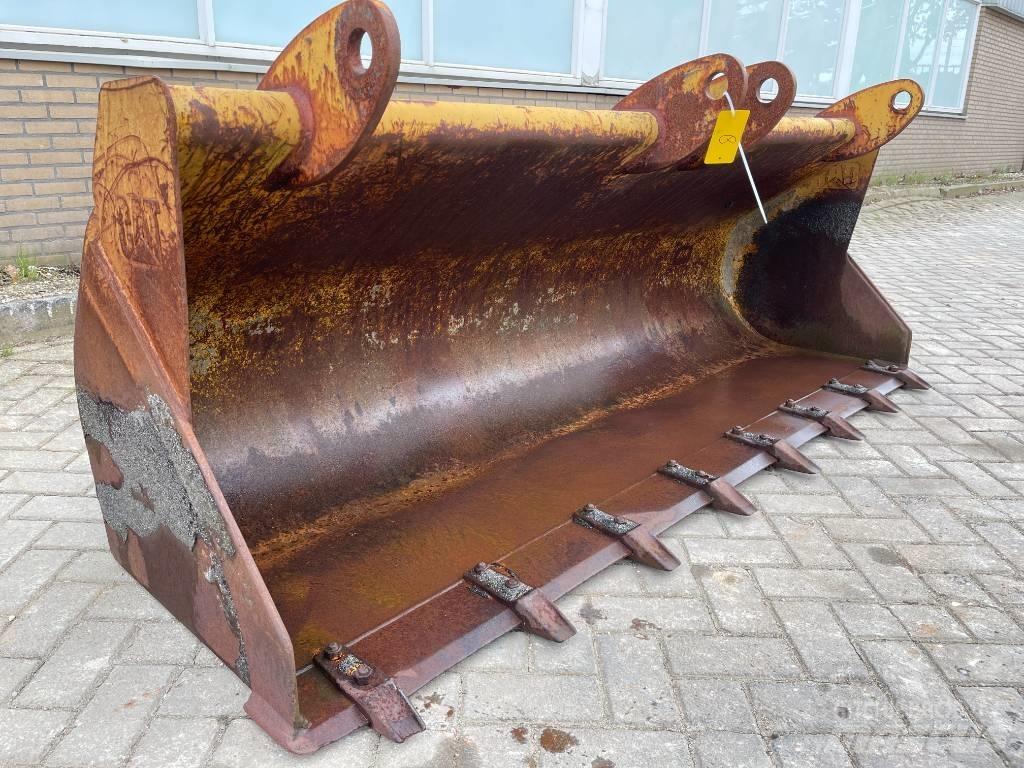 CAT Backhoe bucket Godet