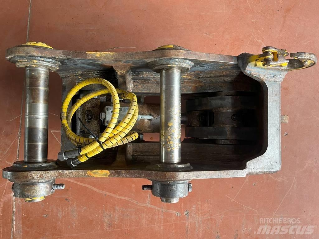 Komatsu PW160-11 Attache rapide pour godet
