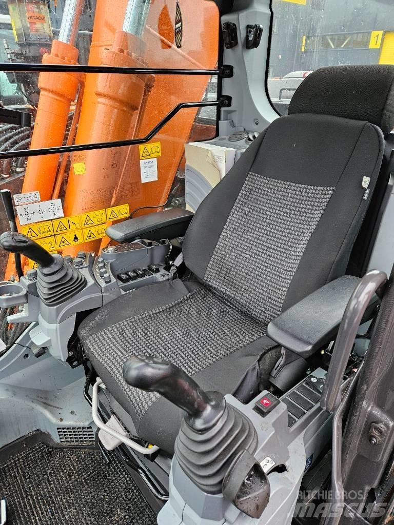 Hitachi ZX 135 US-7 Pelle sur chenilles
