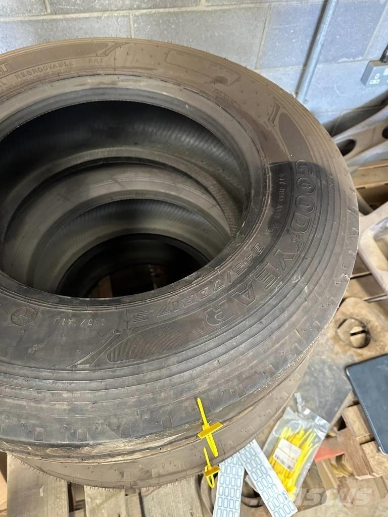 Goodyear 245/70R17 Pneus, roues et jantes
