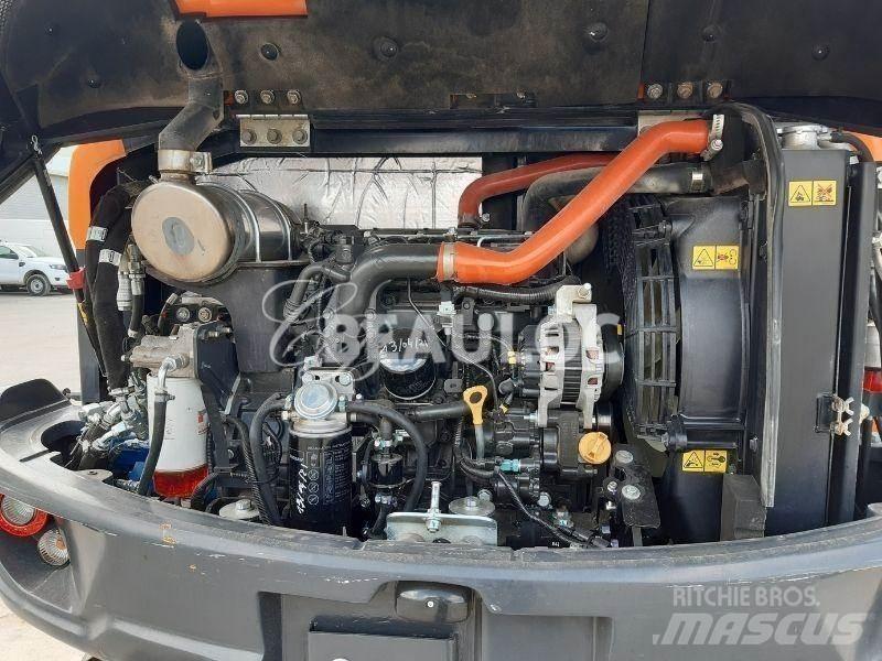 Doosan DX 57 W Pelle sur pneus