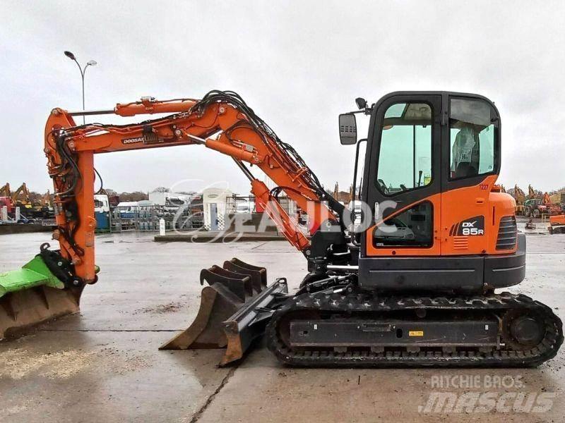 Doosan DX85R Pelle sur chenilles