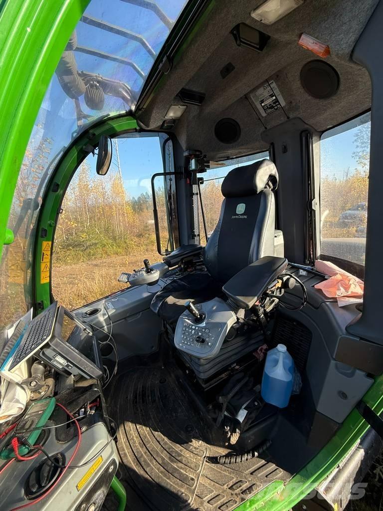 John Deere 1070 E Abatteuse