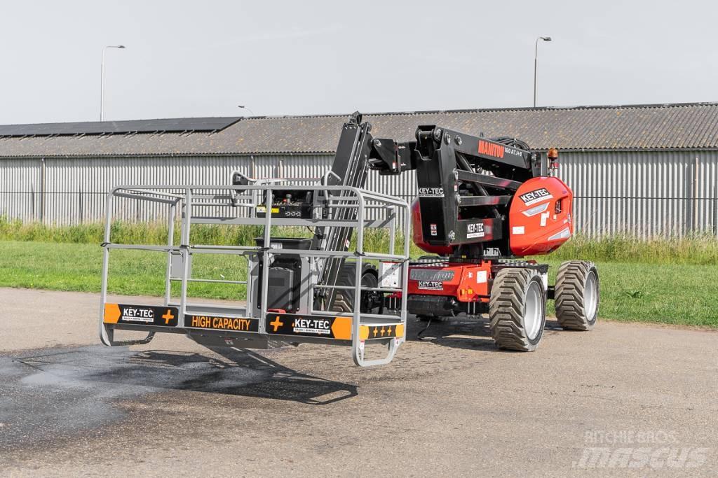 Manitou 160 ATJ+ e Nacelles articulées