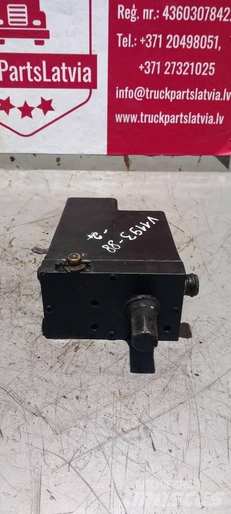 Volvo FH 12.   20917279 Hydraulique