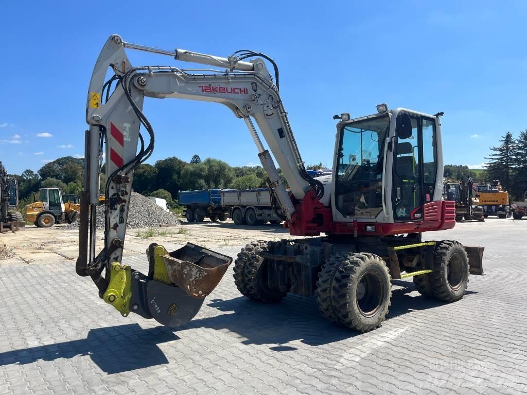 Takeuchi TB 295W Pelle sur pneus