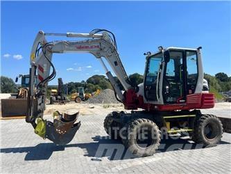 Takeuchi TB 295W Pelle sur pneus