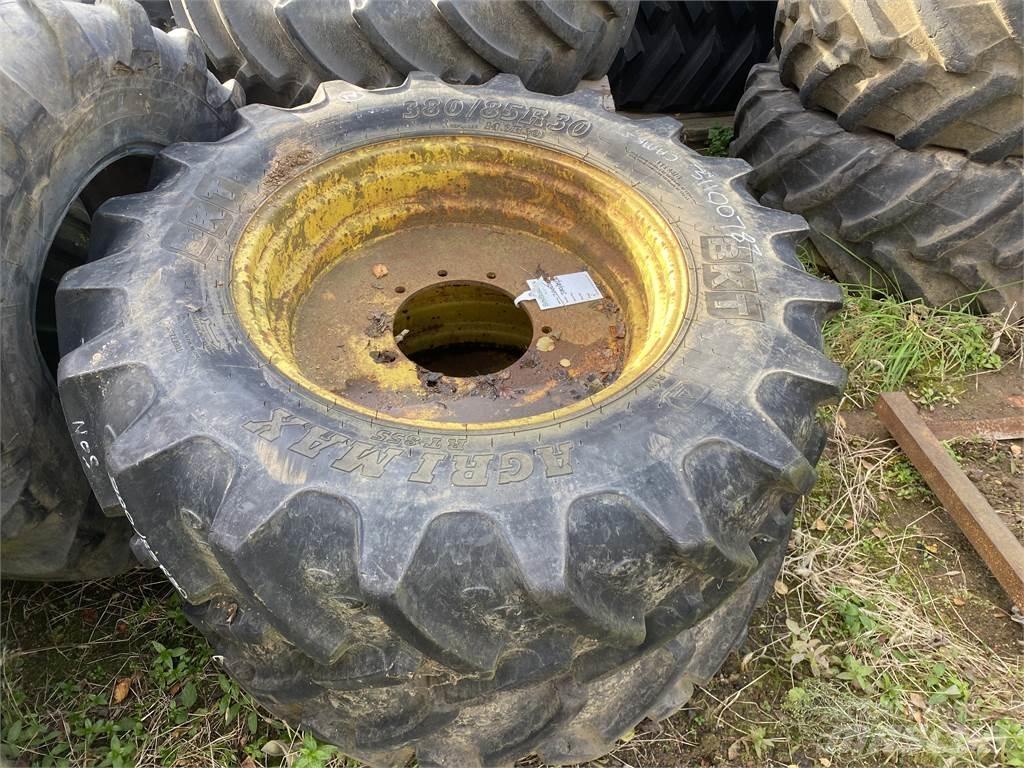  380/85R30 Pneus, roues et jantes
