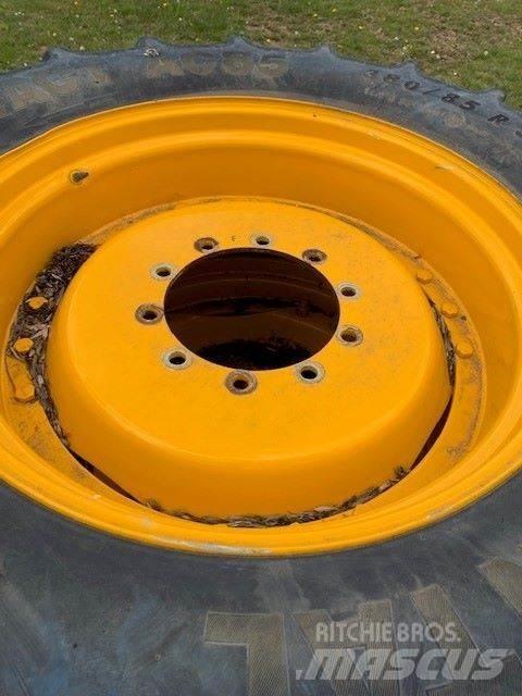  380/85R34 Pneus, roues et jantes