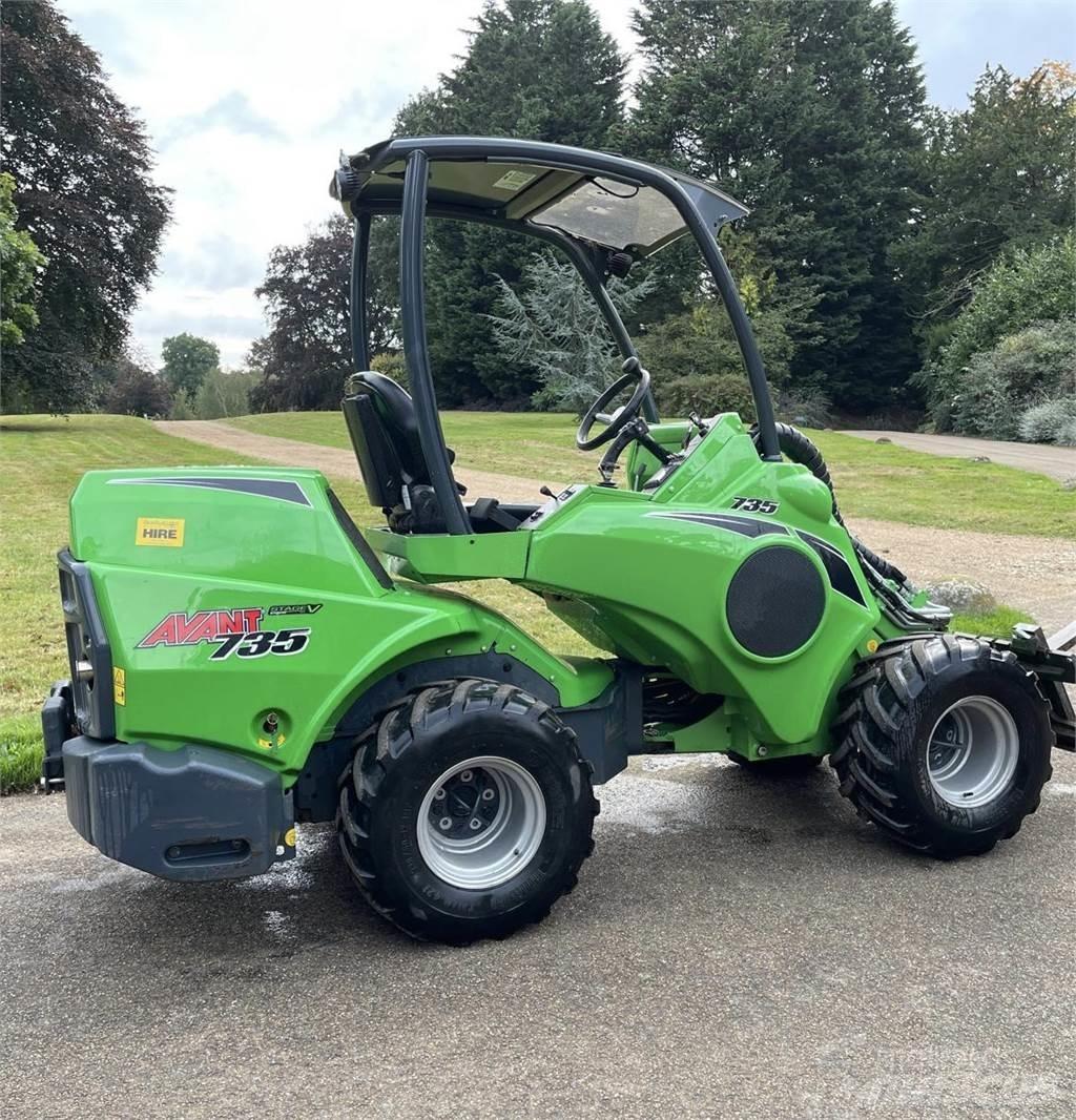 Avant AV 735 Chargeuse sur pneus