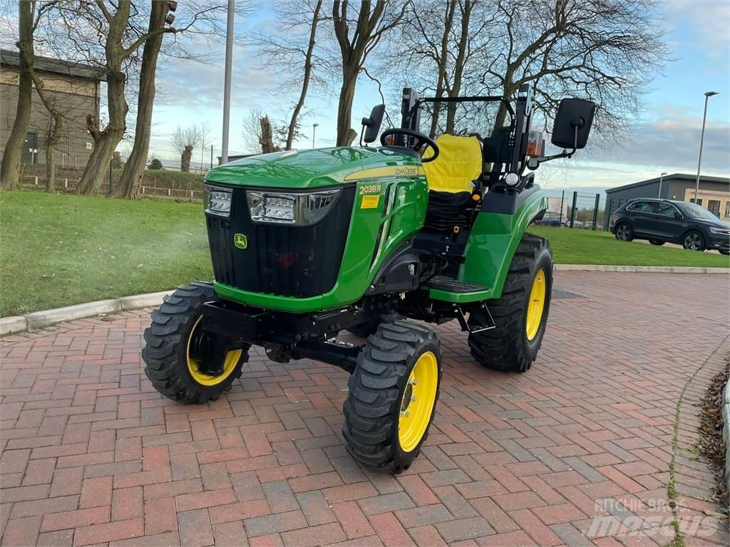 John Deere 2038R Micro tracteur
