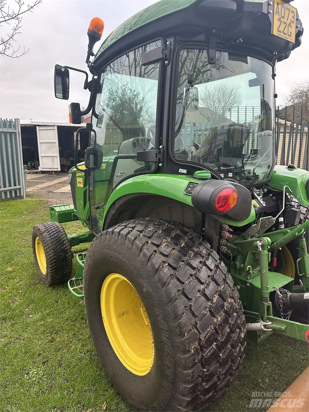 John Deere 4066R Micro tracteur